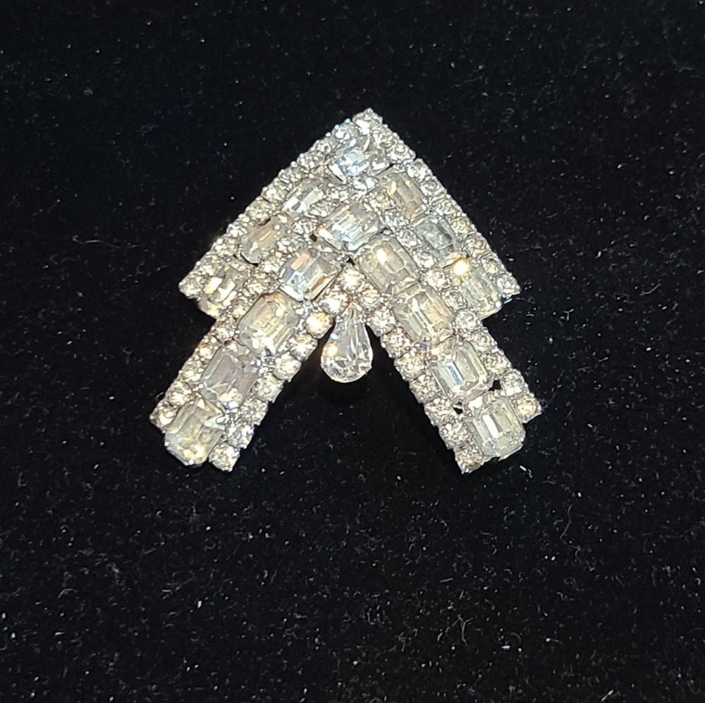 1950s Kramer Rhinestone Chevron Brooch Baguette & Round Stones Rhodium Plated